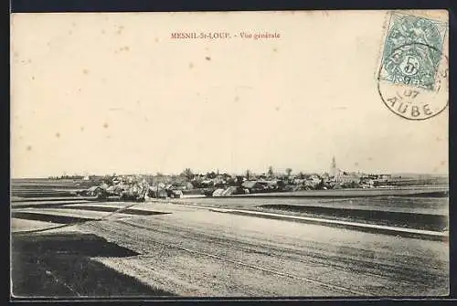 AK Mesnil-Saint-Loup, Vue générale du village et des champs environnants