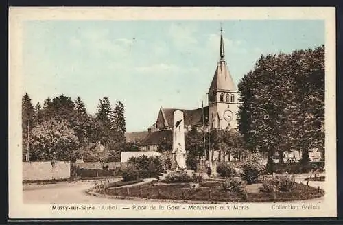 AK Mussy-sur-Seine, Place de la Gare, Monument aux Morts