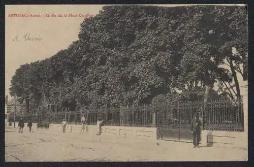 AK Estissac, Grille de la Place Caroline