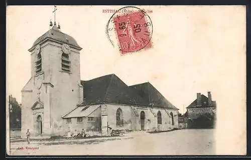 AK Estissac, L`église et la place du village