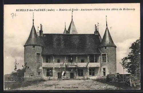 AK Rumilly-lès-Vaudes, Mairie et École, Ancienne résidence des Abbés de Molesmes