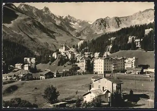 AK Arosa, Ortsansicht mit Bergpanorama