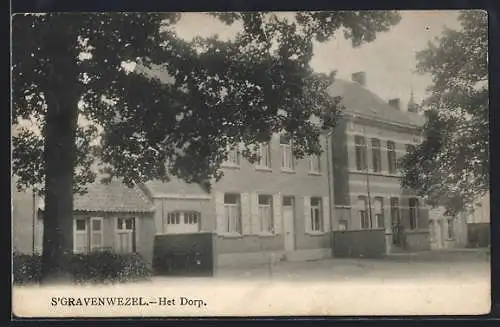 AK `s Gravenwezel, Het Dorp
