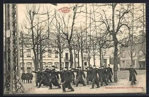 AK Ath., Soldaten beim Exerzieren auf der Esplanade