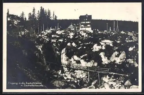 AK Zackelfallbaude, Eingang in die Zackelklamm mit Berghütte