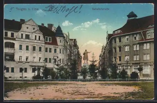 AK Torgau / Elbe, Denkmal in der Bahnhofstrasse