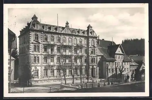 AK Schönwald / Schwarzwald, Hotel Kurhaus Adler, Vorderansicht