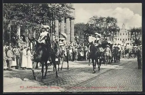 AK Kassel, Tausendjahrfeier, Kulturhistorischer Festzug 1913, Trompeter zu Pferd