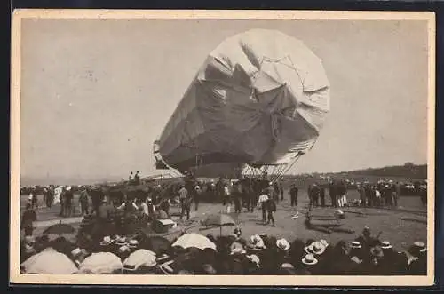 AK Vorbereitungen zum Start eines Zeppelins