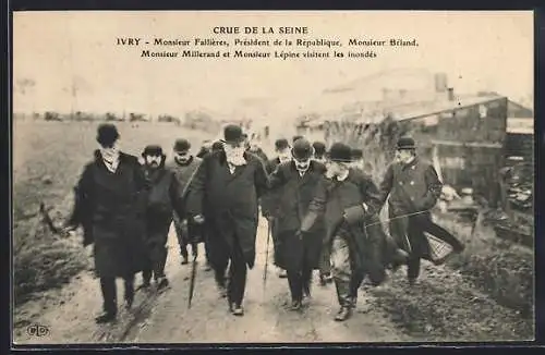 AK Paris-Ivry, Crue de la Seine, M. Fallières, Président de la République, M. Briand, M. Millerand et M. Lépine visitent