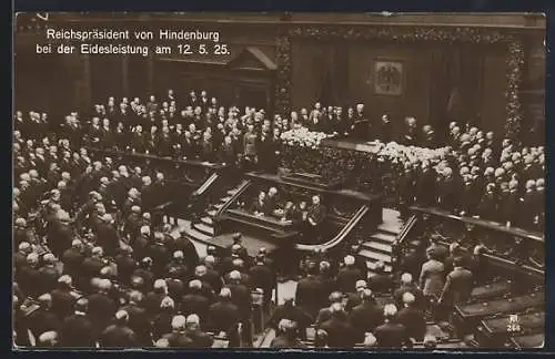 AK Reichspräsident Paul von Hindenburg bei der Eidleistung 1925