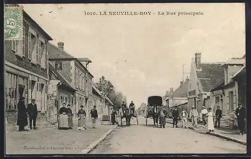 AK La Neuville-Roy, la rue principale