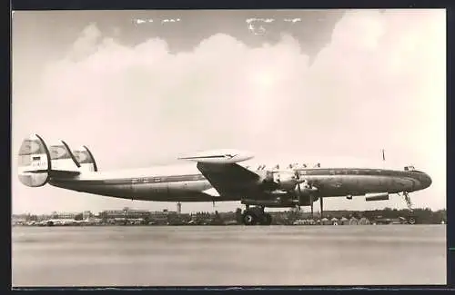 AK Lufthansa Super G, Flugzeug D-ALID auf dem Rollfeld
