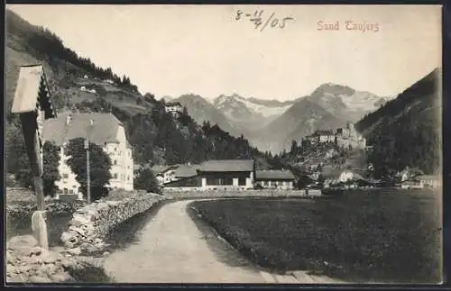 AK Sand Taufers, Strassenpartie mit Andacht und Ortsansicht