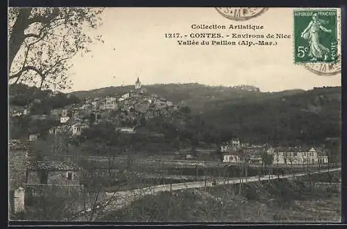 AK Contes, Vue du village dans la vallée du Paillon