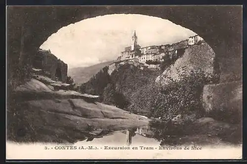 AK Contes, Excursion en Tram, Vue pittoresque du village depuis une arche rocheuse