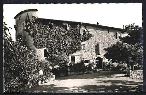 AK La Colle-sur-Loup, L`Abbaye, ancien hôtel-restaurant avec chapelle historique et jardin verdoyant