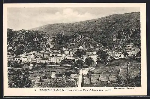 AK Bouyon, Vue générale du village et des montagnes environnantes