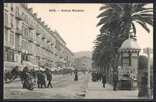 AK Nice, Avenue Masséna avec palmiers et passants