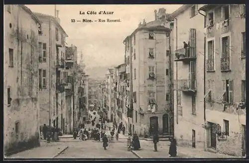 AK Nice, Rue Rossetti animée avec des passants et des bâtiments historiques