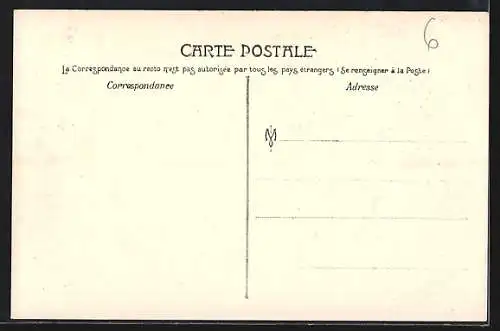 AK Vieux-Nice, La rue Guigonis animée et ses immeubles anciens