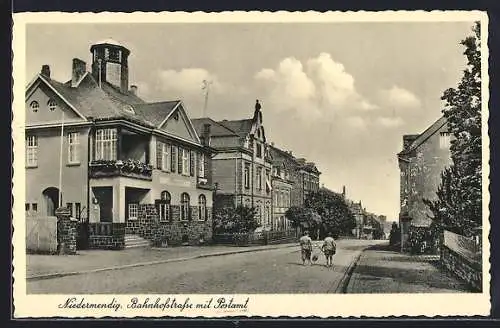 AK Niedermendig, Bahnhofstrasse mit Postamt