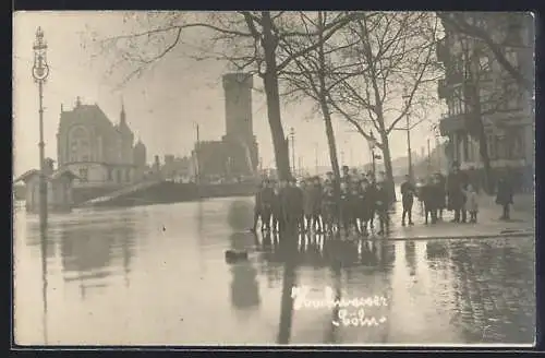 Foto-AK Köln, Hochwasser 1920, Malakoff-Turm am Rheinau-Hafen