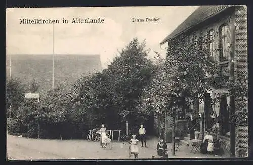 AK Mittelnkirchen /Altenlande, Garrns Gasthof mit Besuchern