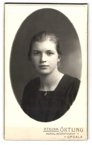 Fotografie Atelier Östling, Uppsala, Porträt einer jungen Frau