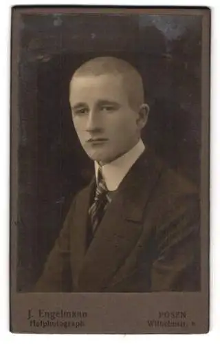 Fotografie J. Engelmann, Posen, Wilhelmstr. 8, Porträt eines jungen Mannes