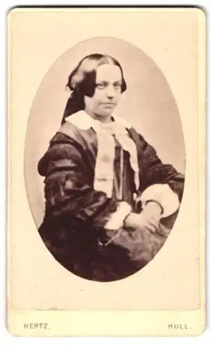 Fotografie Hertz, Hull, Witham 123, Porträt einer Dame