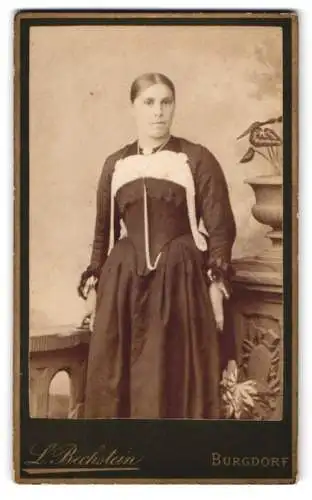Fotografie L. Bechstein, Burgdorf, Bahnhofstrasse, Porträt einer Dame