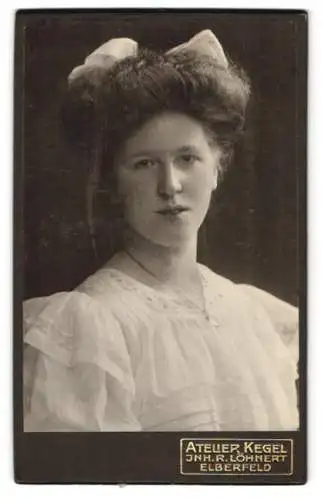 Fotografie Atelier Kegel, Elberfeld, Herzogstrasse 32, Porträt einer jungen Frau