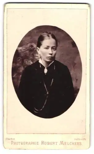 Fotografie Robert Melchers, Charleroi, Place Verte 20, Porträt einer jungen Frau