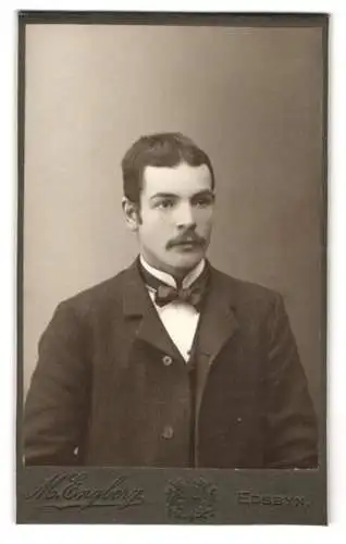 Fotografie M. Engberg, Edsbyn, Porträt eines jungen Mannes