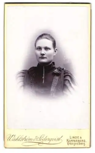 Fotografie Wahlström & Söderqvist, Kopparberg, Porträt einer Frau