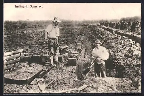 AK Somerset, Arbeiter beim Torfstechen, Landwirtschaft