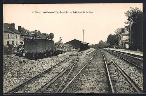 AK Montreuil-sur-Ille /I.-et-V., Intérieur de la Gare, Bahnhof