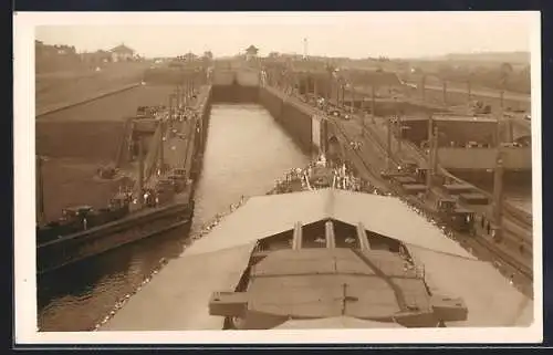Foto-AK Gatun, View of the Locks