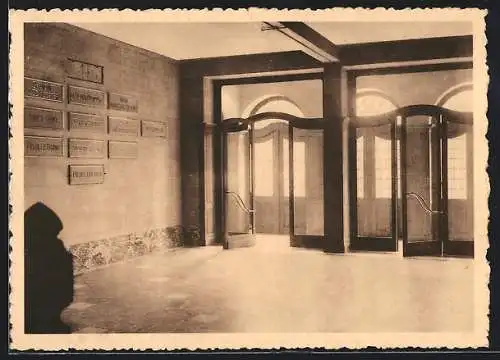 AK Louvain, Institut St. Raphael, Hall d`entrée