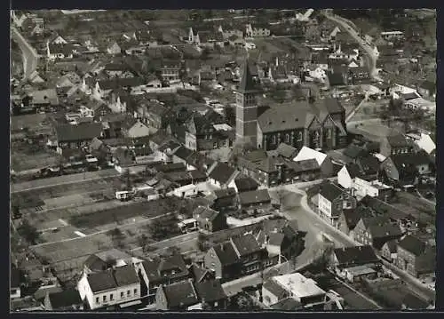 AK Brüggen /Erft, Ortsansicht mit Kirche vom Flugzeug aus
