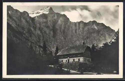 AK Aljazev dom /Triglav, Berghütte mit Gipfelpanorama
