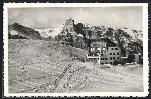 AK Rifugio Pralongia, Berghütte mit Gruppo di Puez