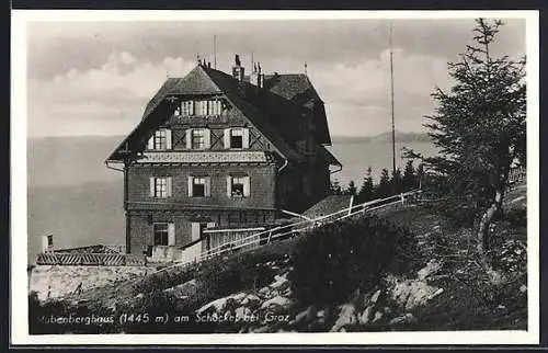 AK Stubenberghaus am Schöckel, Aussenansicht der Berghütte mit Bergpanorama