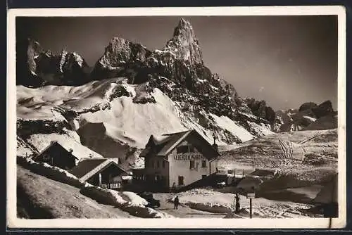 AK Albergo al Passo Rolle, Berghütte mit Umgebung und Gipfelpanorama