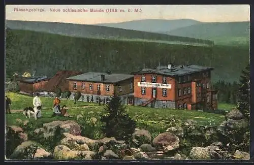 AK Neue schlesische Baude /Riesengebirge, Berghütte mit Umgebung und Fernblick