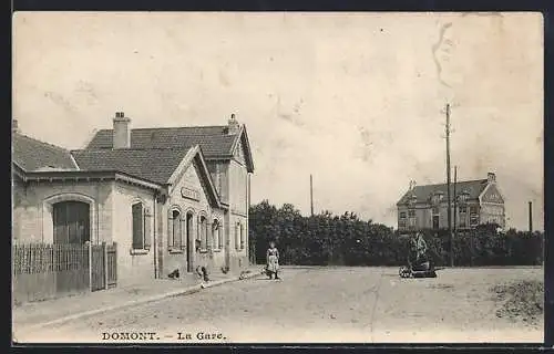 AK Domont, La Gare, Bahnhof