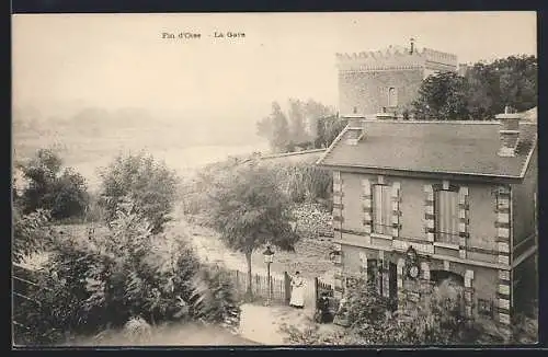 AK Fin d`Oise, La Gare, Bahnhof