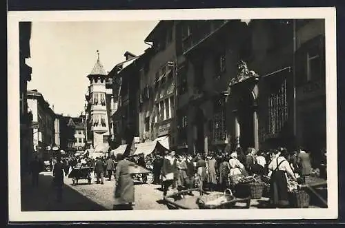AK Bozen / Bolzano, Via degli Agentieri mit Marktständen