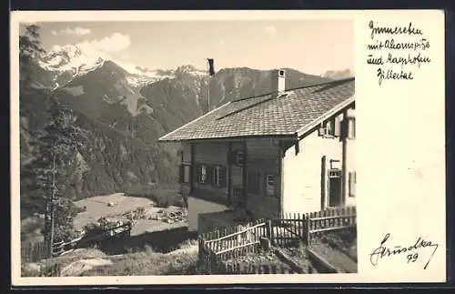 AK Mayrhofen /Zillertal, Gasthaus Zimmereben mit Blick auf Mayrhofen und Ahornspitze